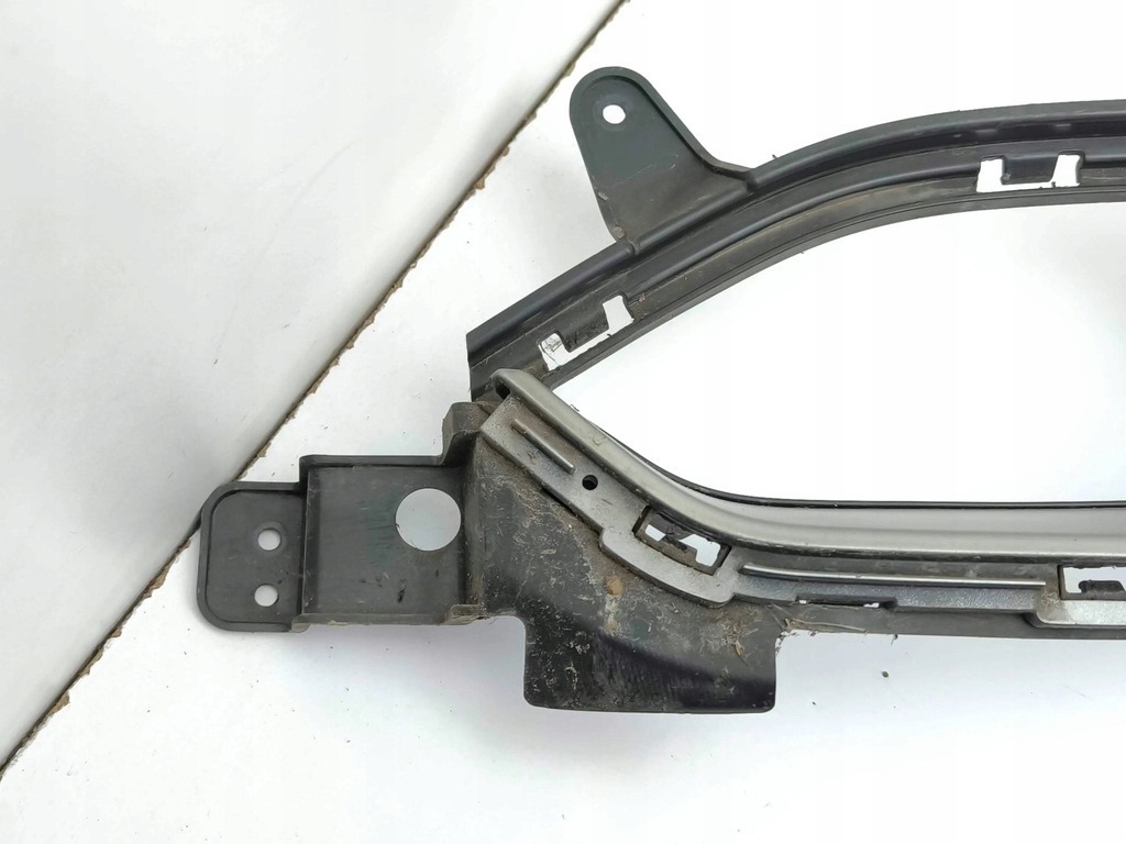 фото №16, Hyundai kona i 2019 решётка нижняя бампера передний