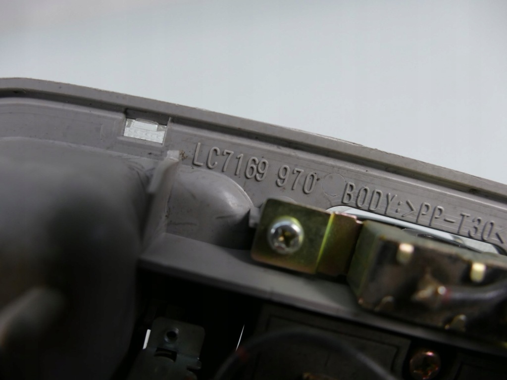 фото №7, Mazda mpv лампа потолочный кабины освещение