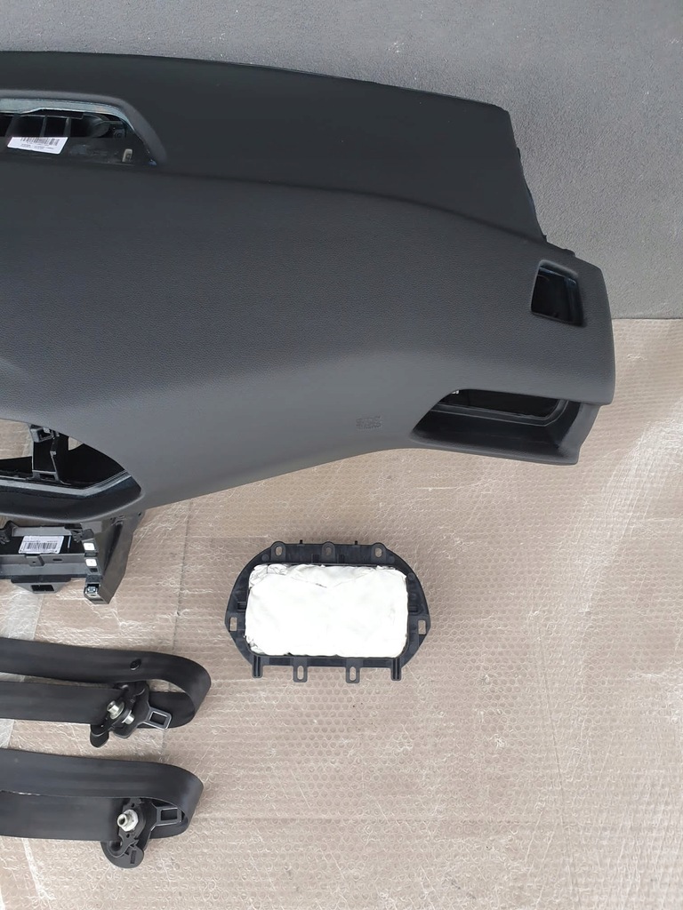 фото №4, Peugeot 308 t9 консоль подушка безопасности ремни