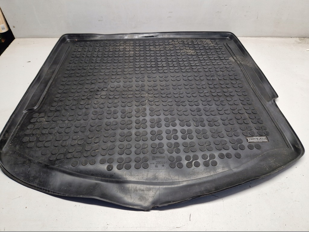 фото №1, Ford mondeo mk4 lift резиновый элемент обшивка багажника