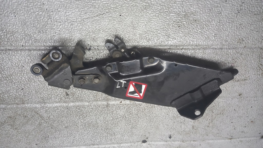 фото №1, Петля дверь левый задняя mazda 5 06r 2.0crd van