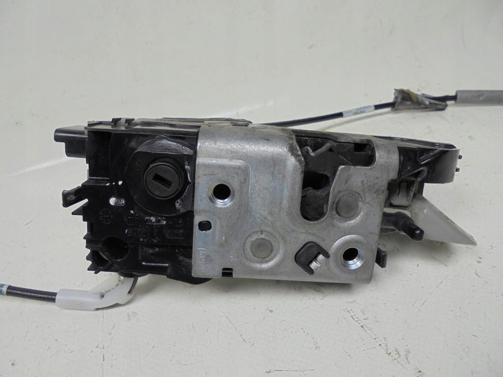 Замок дверь правый  перед кассета ручка 9688080580 peugeot 208 1 Недорого