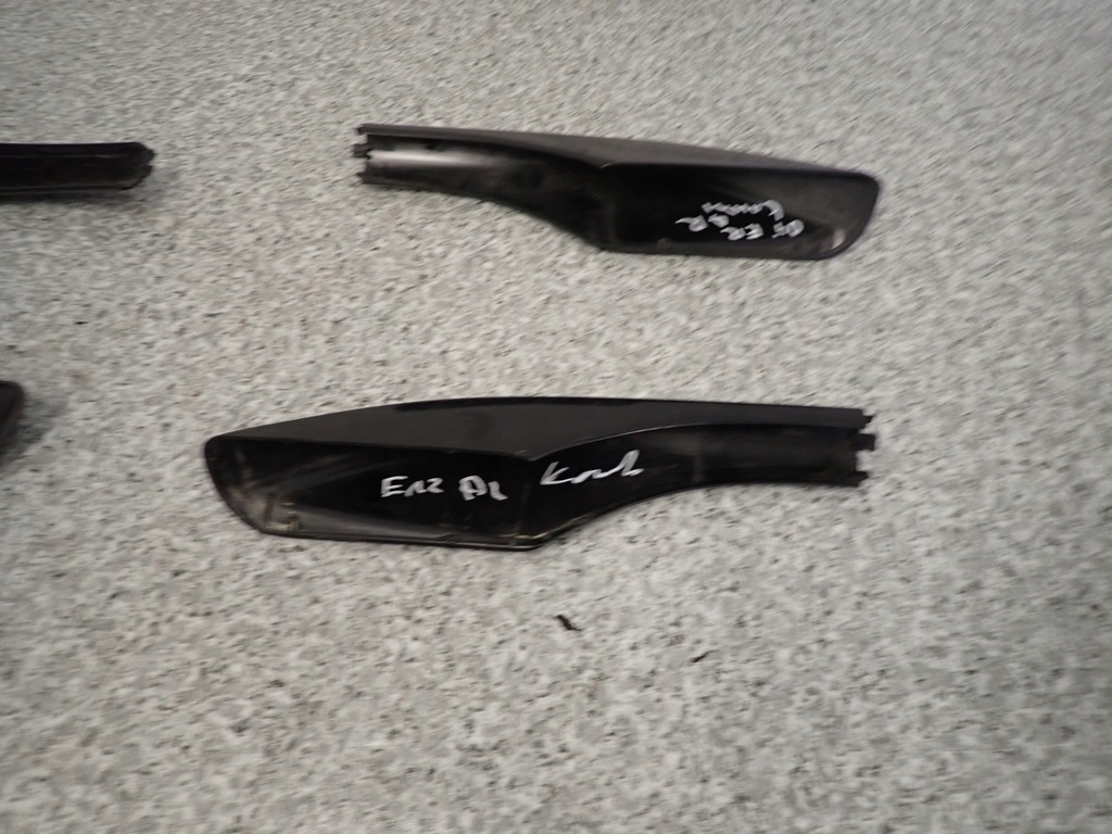 фото №5, Toyota corolla e12 02-07 kombi заглушки рейлингов 4 штуки