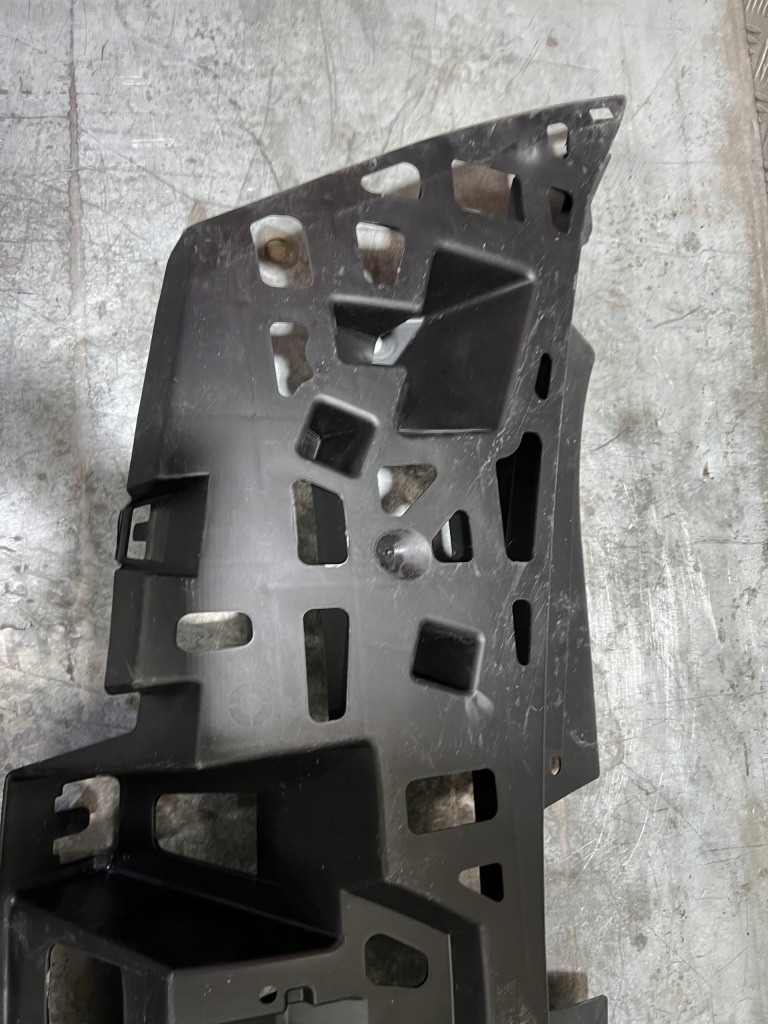 фото №5, Renault clio iii lift решётка радиатора pas усилитель бампера