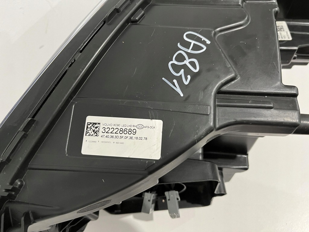 Volvo xc90 2 фара правый перед full led active high beam 32228689 Оригинал