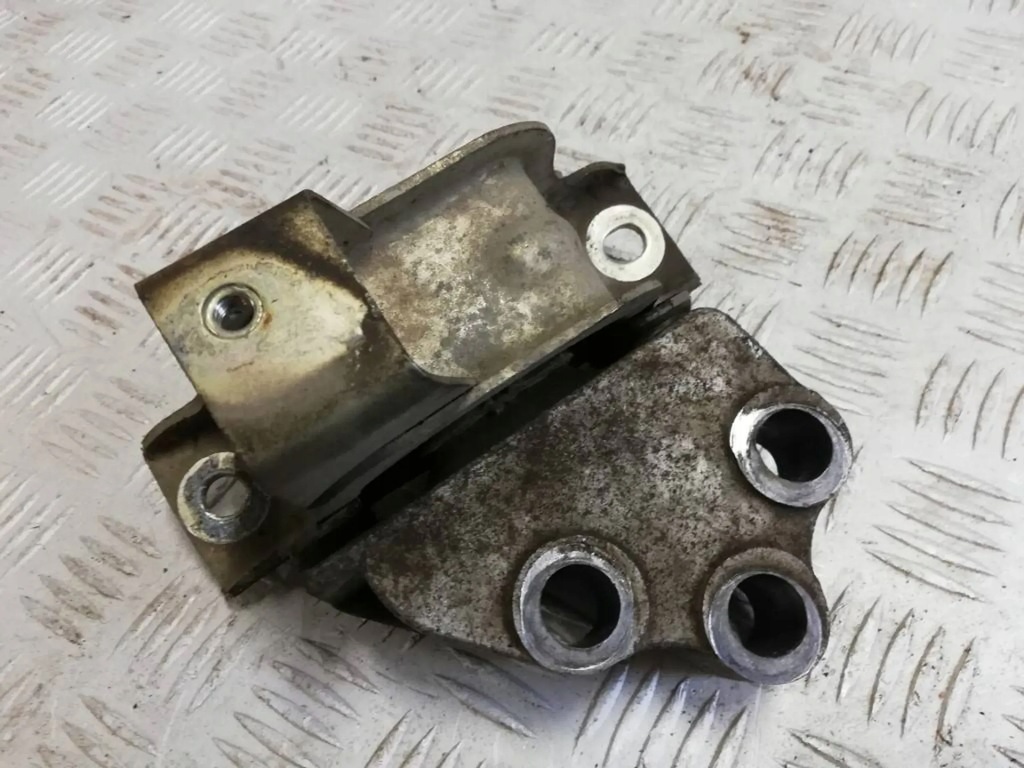 фото №1, Fiat doblo combo ii 1.6 m-jet кронштейн подушка двигателя