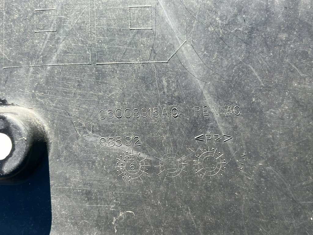 фото №7, Dodge avenger 2009 левая сторона подкрылок передние 05008915ac