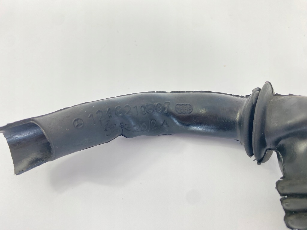 Защита резиновый элемент проводка крышки задний  задний правая mercedes w124 универсал 1248210597 Цена