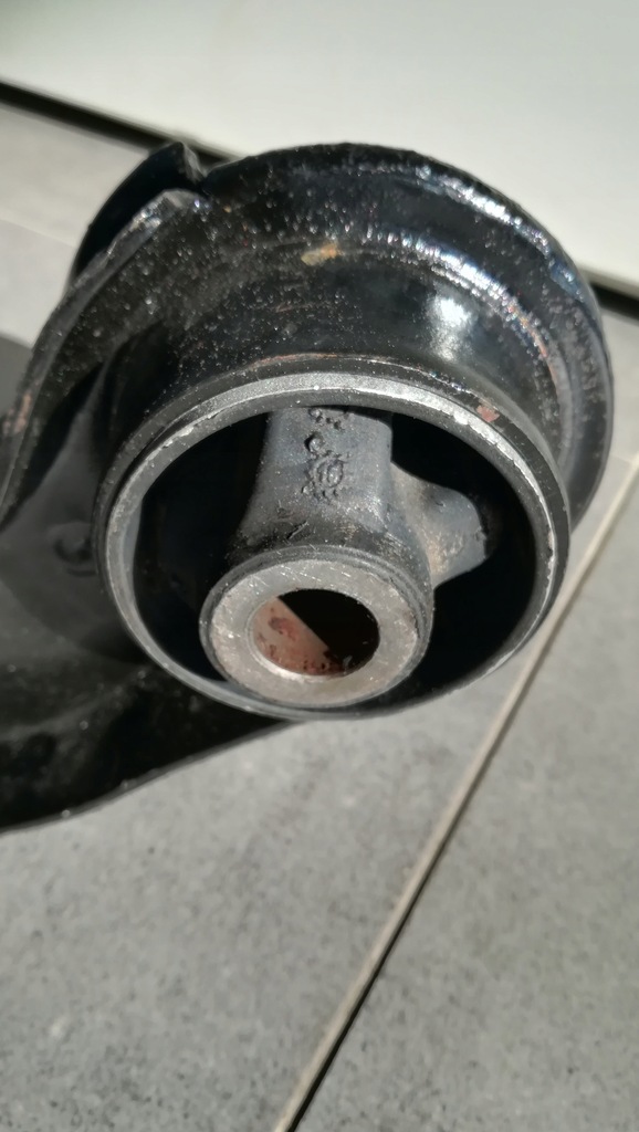 фото №8, Опора коробки задняя volkswagen t 4 corteco