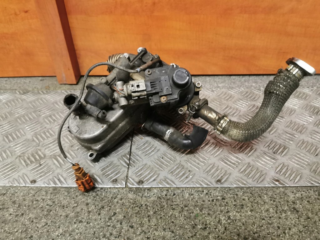 фото №2, Vw audi 3.0 tdi оригинальный номер радиатор выхлопных газов egr 059131515r