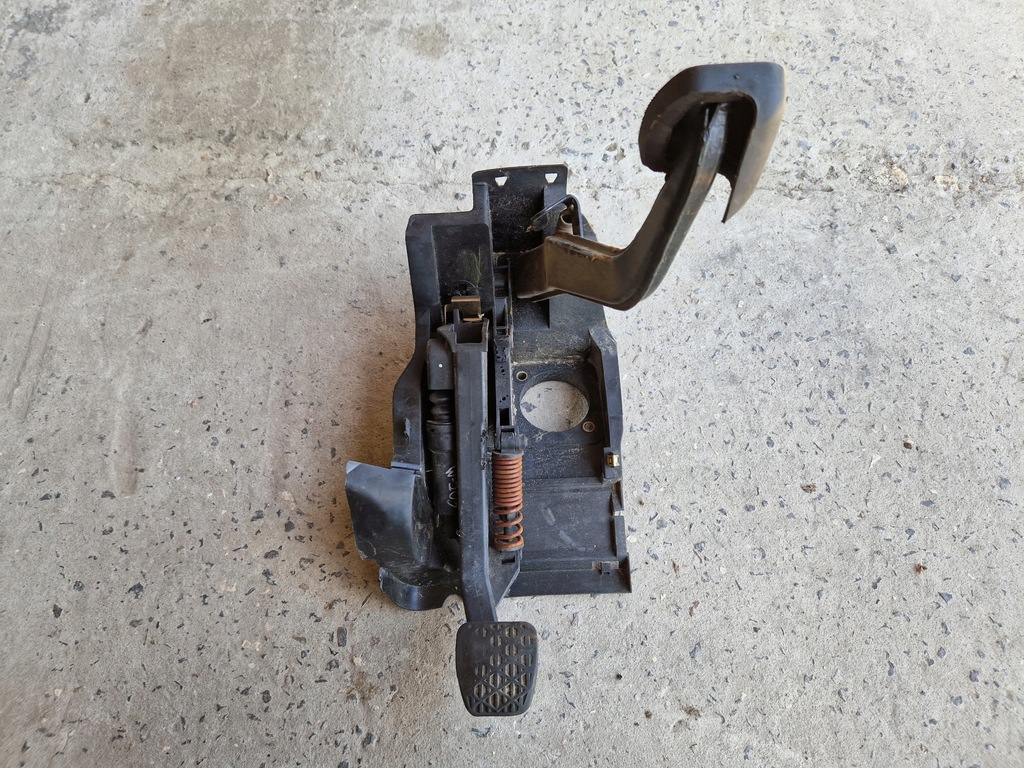 фото №1, Педаль сцепления тормоза mercedes w203 a2032901401