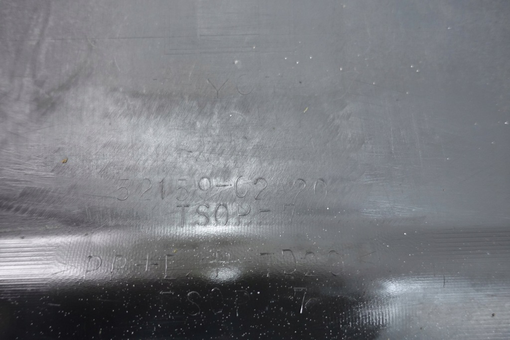 фото №11, Бампер задняя задний toyota corolla e16 e18 sedan 13-