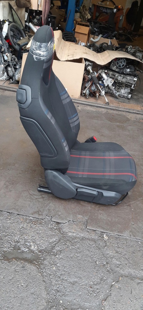 Сидіння праві перед передній peugeot 108 Недорого