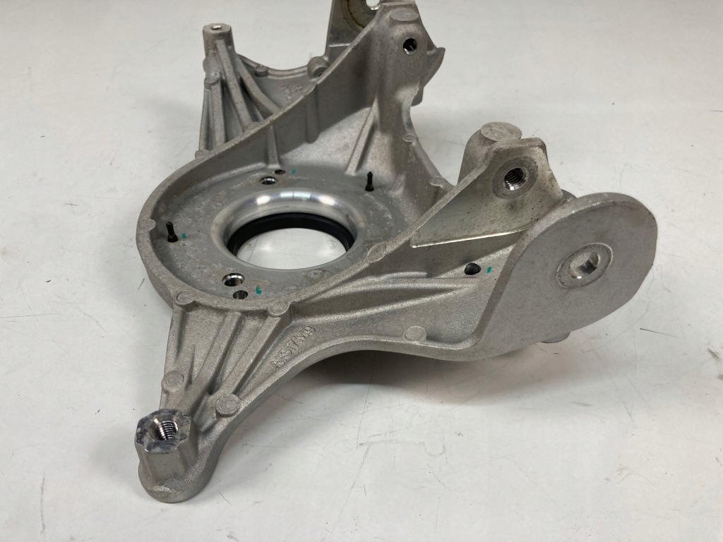 Кронштейн амортизатора правое передние tesla 3 с Разборки