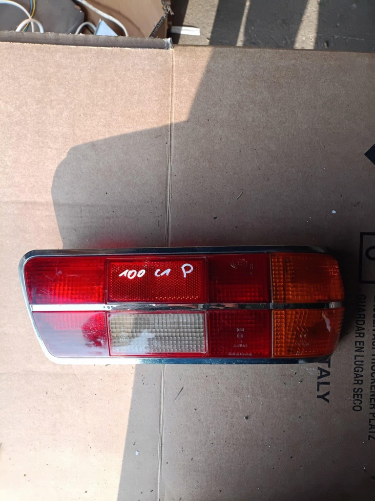 Купити Лампа задня права audi 100 c1