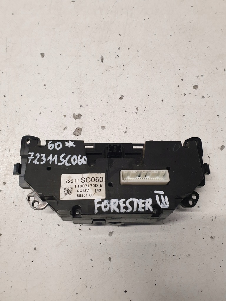 фото №1, Панель кондиционера subaru forester iii 72311sc060
