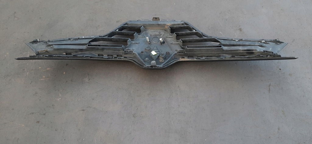 фото №10, Решётка радиатора решётка радиатора бампера перед хром renault clio v 623102335r