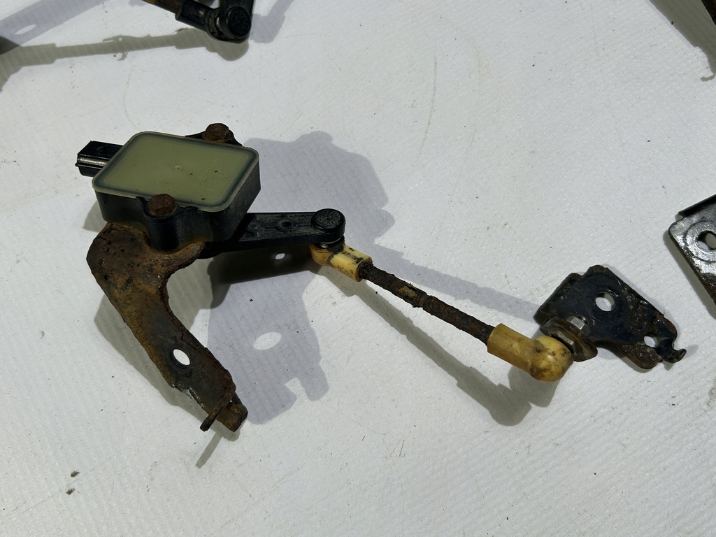 фото №9, Датчики вирівнювання підвіска лампа lincoln continental 2017r-