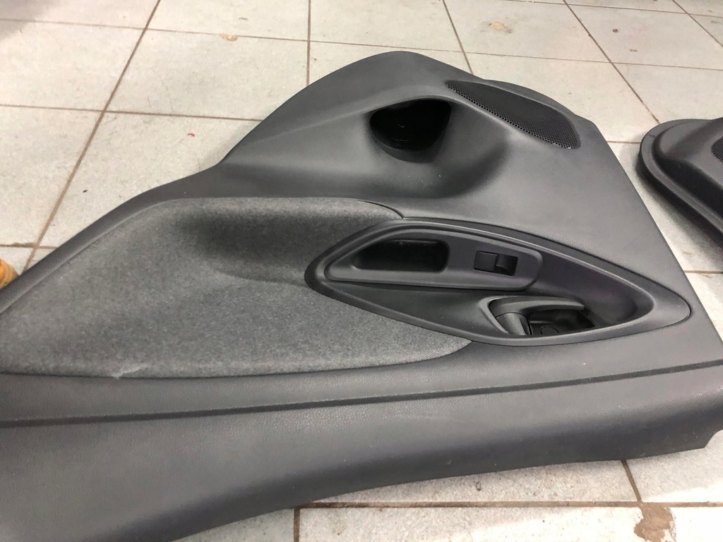 фото №11, Toyota yaris iv 2020- обшивка обшивки двері комплект