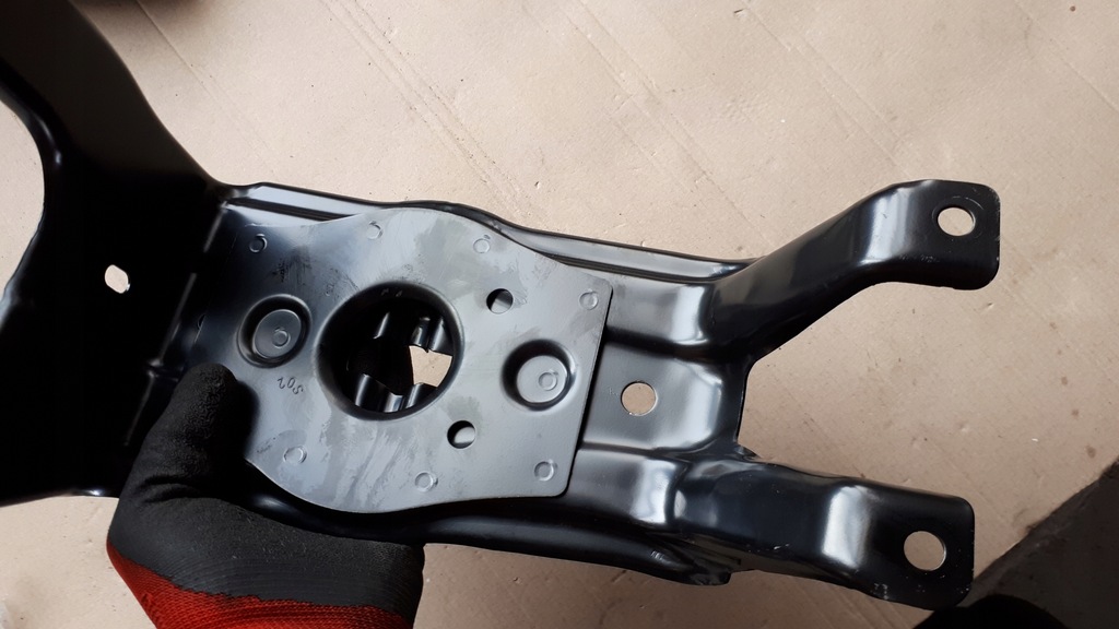 фото №6, A4 b9 8w кронштейн колеса запасного 8w0802415 a5 8w