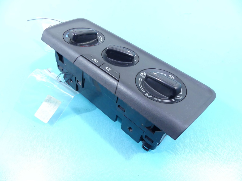 фото №1, Консоль панель обдув skoda fabia iii 6v0820045a