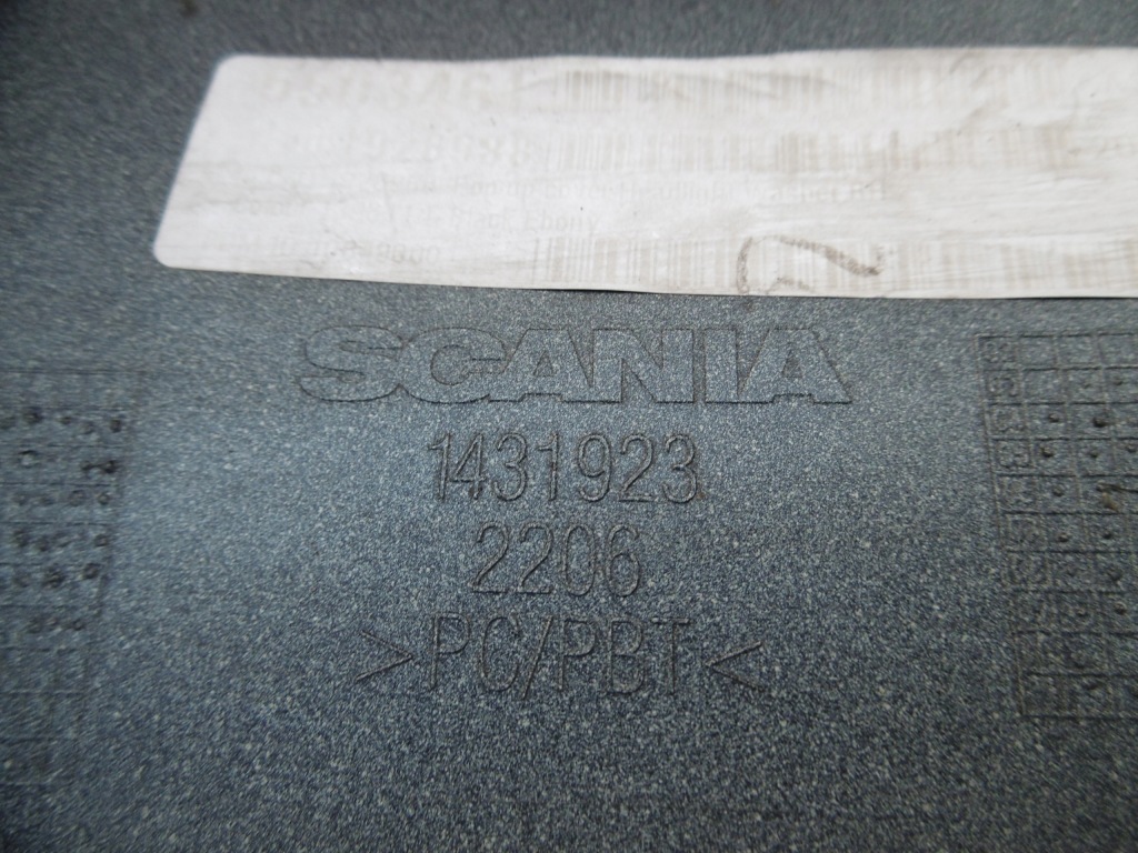 Накладка захист лампи фара права scania r 1431923 Ціна