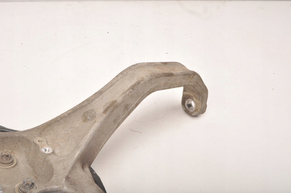 Maserati ghibli iii 2.0 рестайлинг  поворотный кулак левая передняя 670039063 с Разборки