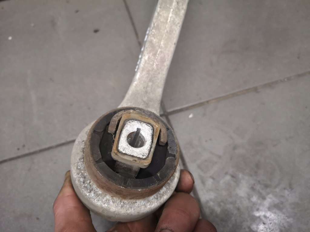 фото №5, Важіль banan правий перед audi a6 c5 сталевий zwrotn