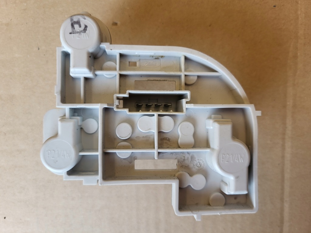 Вкладиш фари правий задні ford mondeo iv універсал 07-14r Недорого