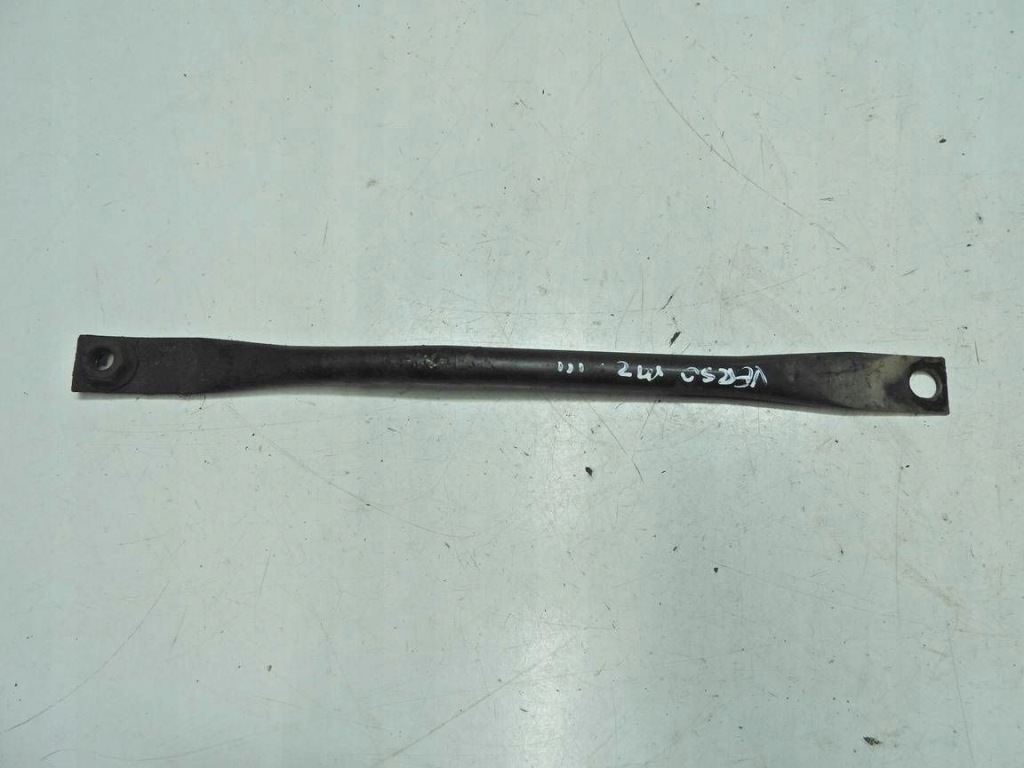 Купить Toyota verso 13-18 рестайлинг  распорка