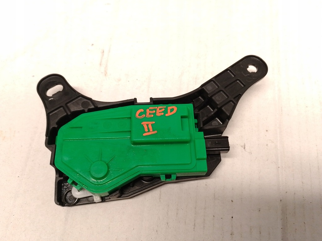 фото №1, Привід кришка заливної пального kia ceed ii kombi