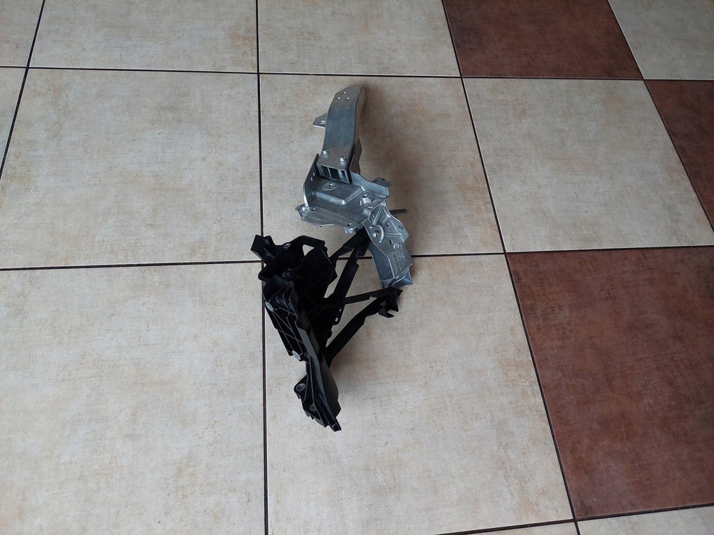 фото №7, Pas передний - панель фары поперечина - mercedes e klasa w213