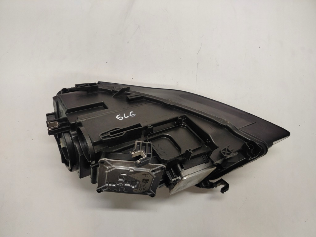 Audi a4 b8 8k0 ксенон led нет поворотный фара правый  левая Цена