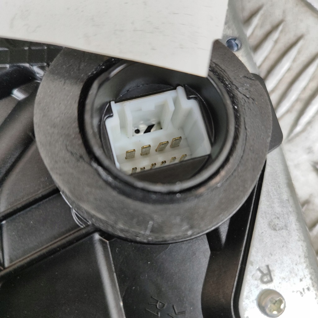 Lexus ux 2020 права сторона замок двері передніх Недорого