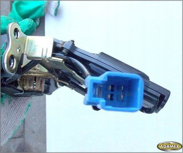 фото №5, Pontiac vibe 1.8 vvt-i 2006r - замок з кришки задня