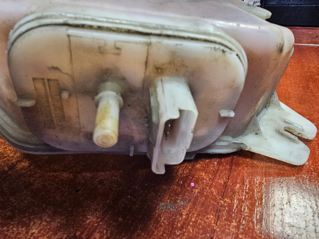 фото №7, Бачок омывателя peugeot 407 coupe 2.7hdi eu 05'