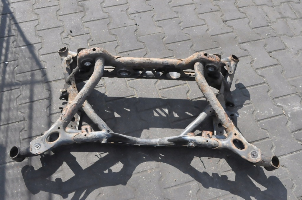Bmw m3 f80 4 m4 f82 f83 m2 f87 підрамник підсилювач  підвіска задній 2284640 80tys Зі Шроту