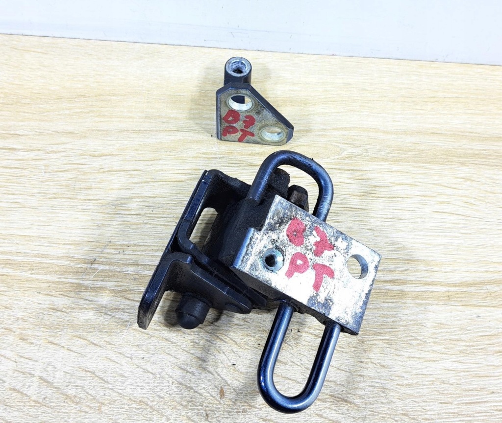 фото №1, Passat b7 sedan 10-15 lh5x петли дверь правое правый задняя задние пара комплект