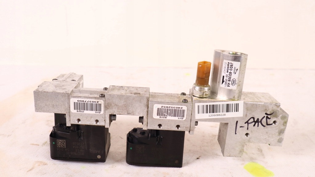 фото №7, Jaguar i-pace клапан расширительный кондиционера j9d3-8d308-aa, j9d3-6c582-ba