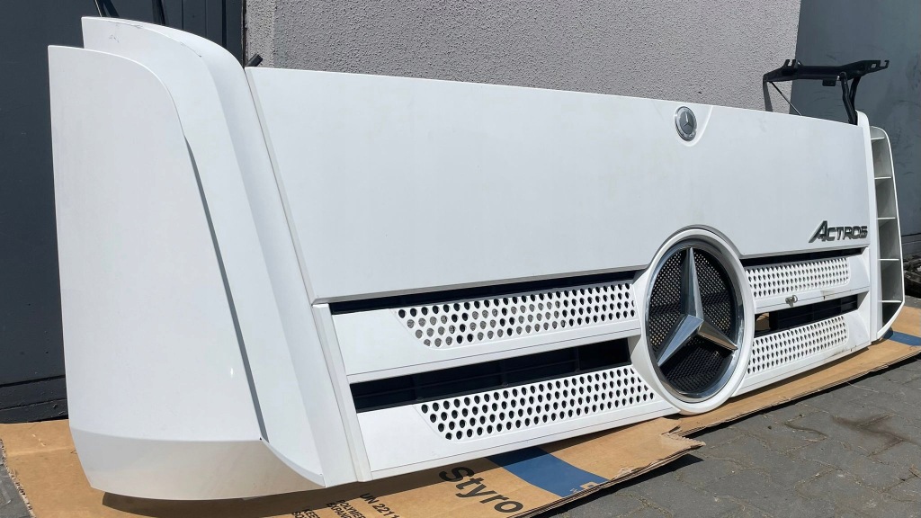 Капот poliki решітка радіатора mercedes actros mp4 mp5 білий Доставка
