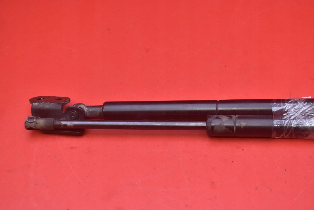 фото №9, Привід амортизатори кришки 31365719 volvo xc60 1 i 08-13