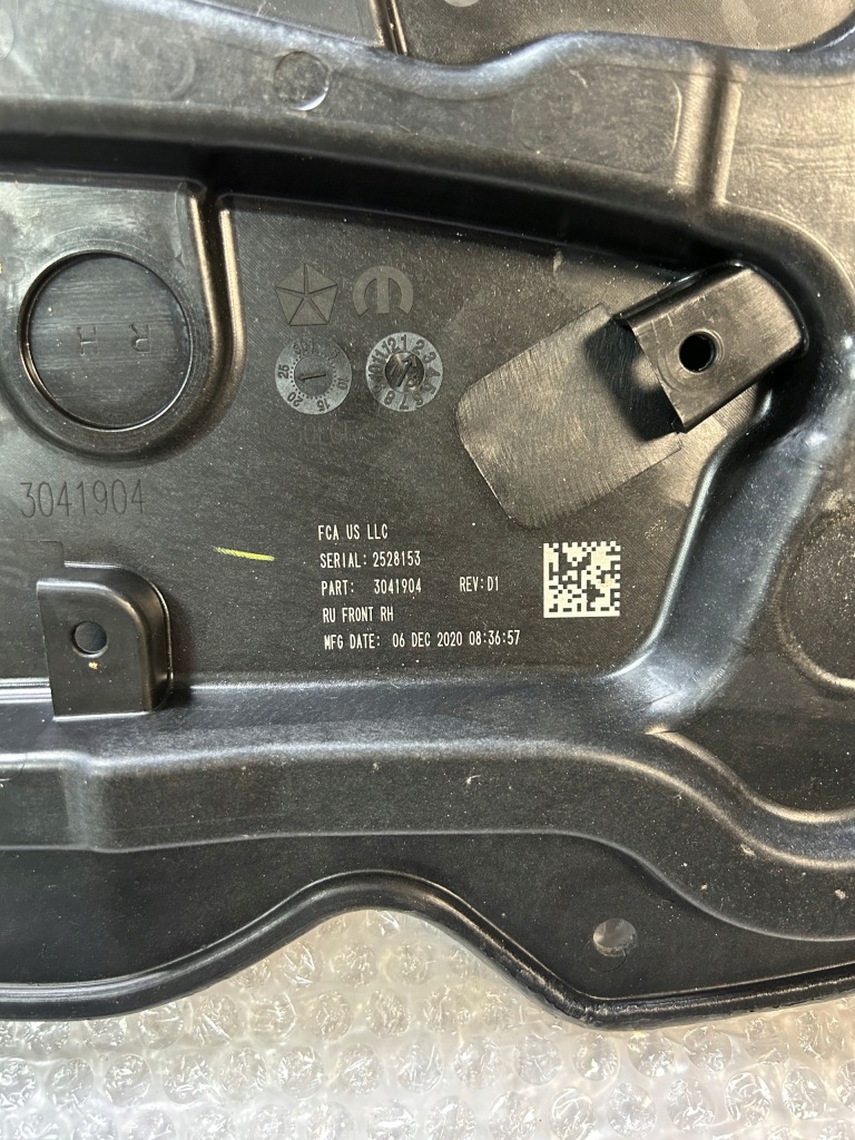 фото №3, Chrysler pacifica рамка скло двері передніх правих