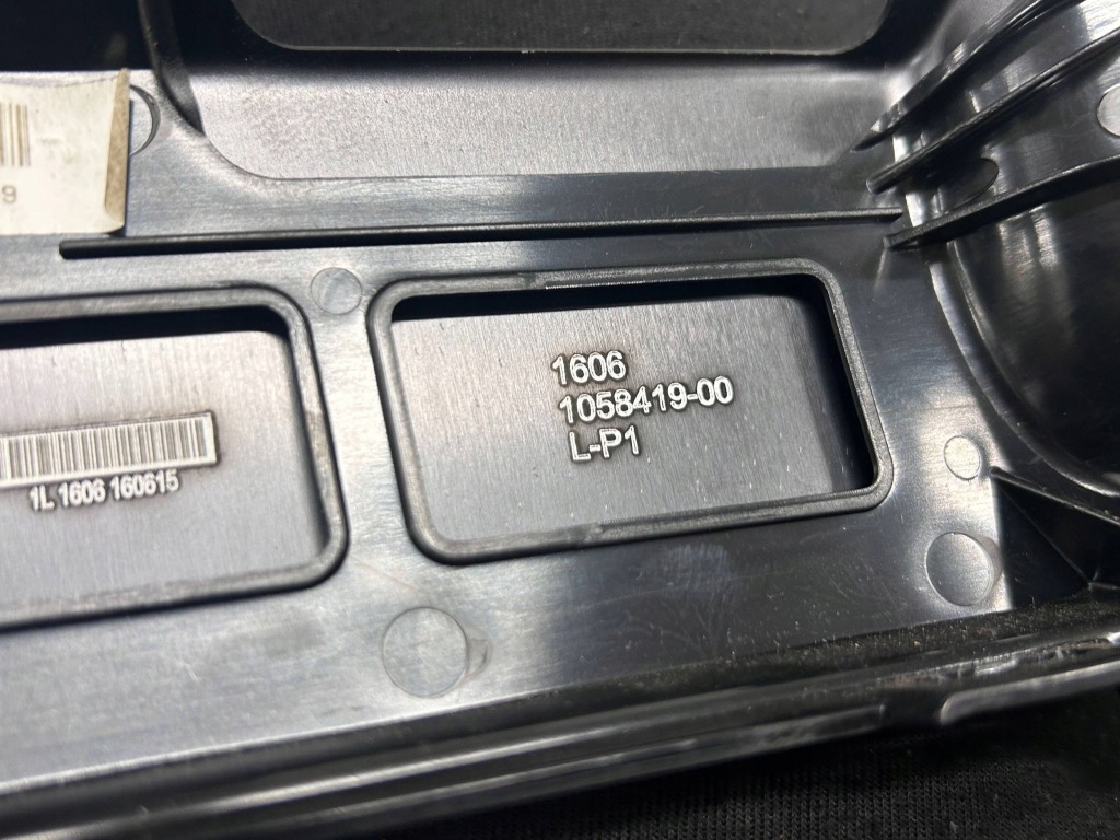 Element отделка дверь tesla model x 105841900 с Разборки