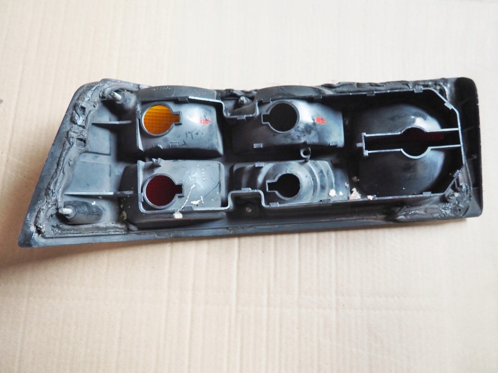 Porsche 924 944 фара правый  задний  задняя hella Недорого