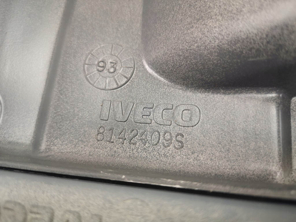 фото №7, Дефлектор воздуха левый перед iveco eurocargo 1991-2002 новый oryg 8142409s