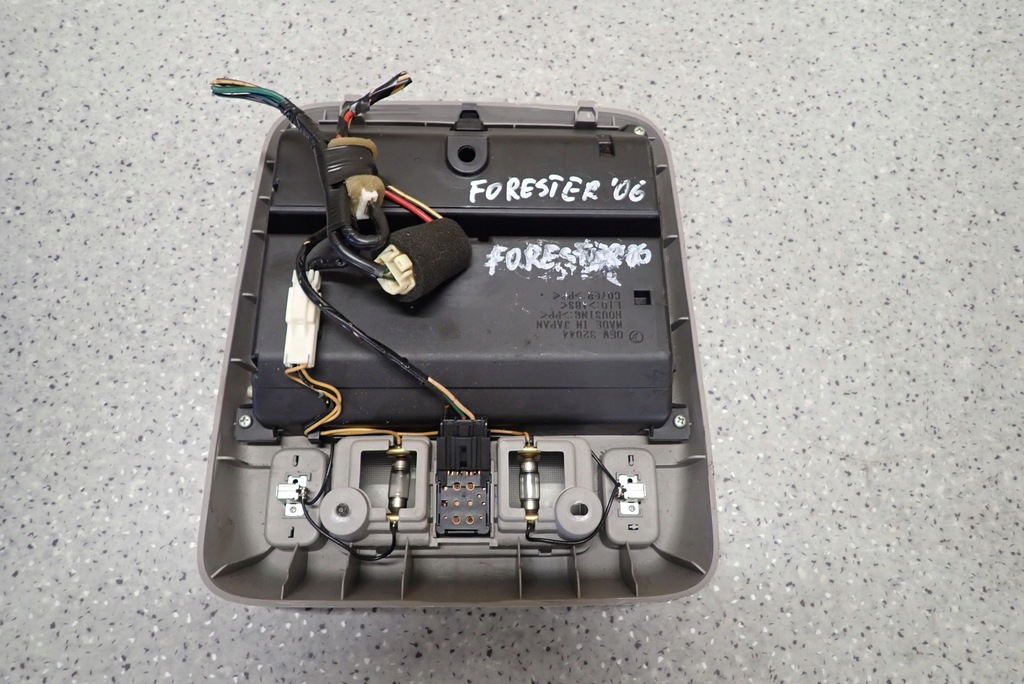 фото №4, Subaru forester ii 05-07 бардачок верхний