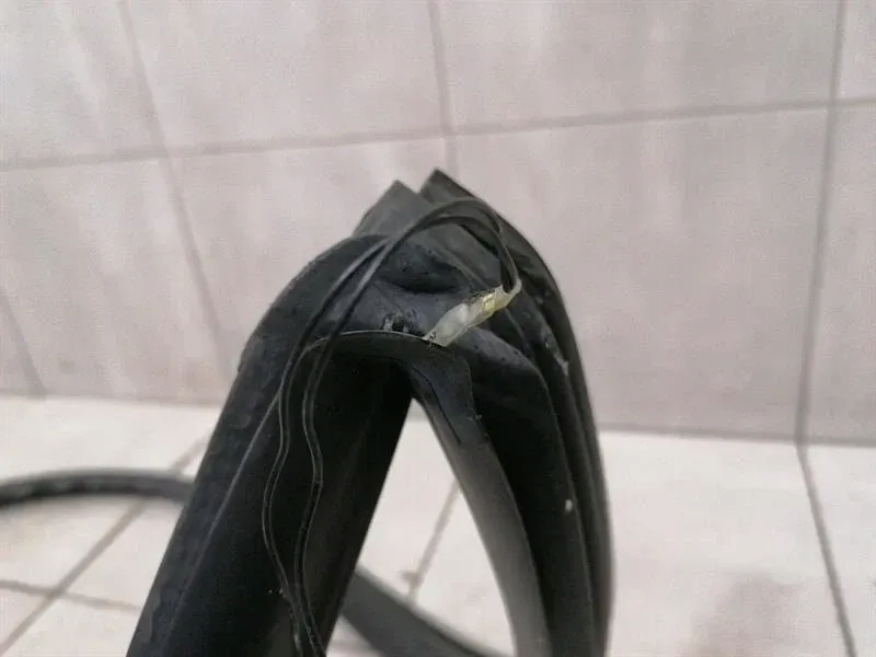 фото №8, Ferrari 612 scaglietti f137 door ущільнювач 66867700 l+r with defects seals