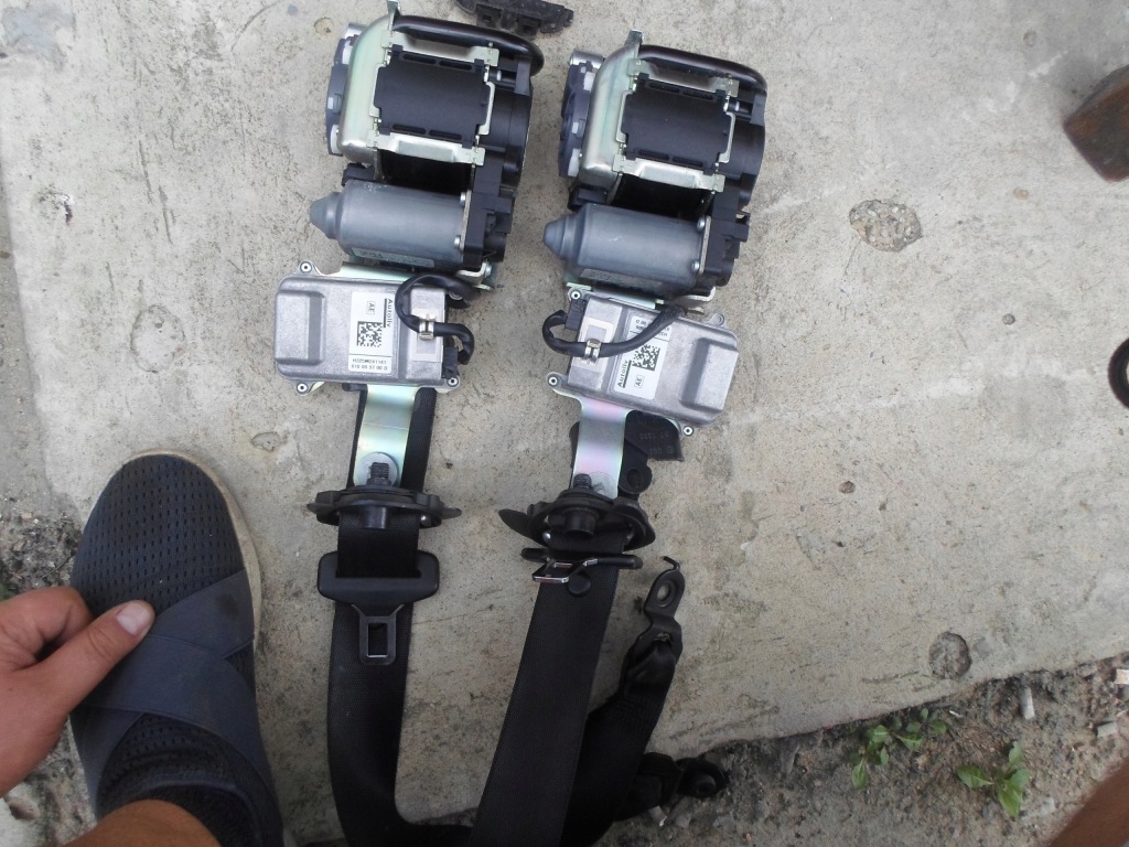 Купить Mercedes w204 ремень безопасности 2048606885 правый