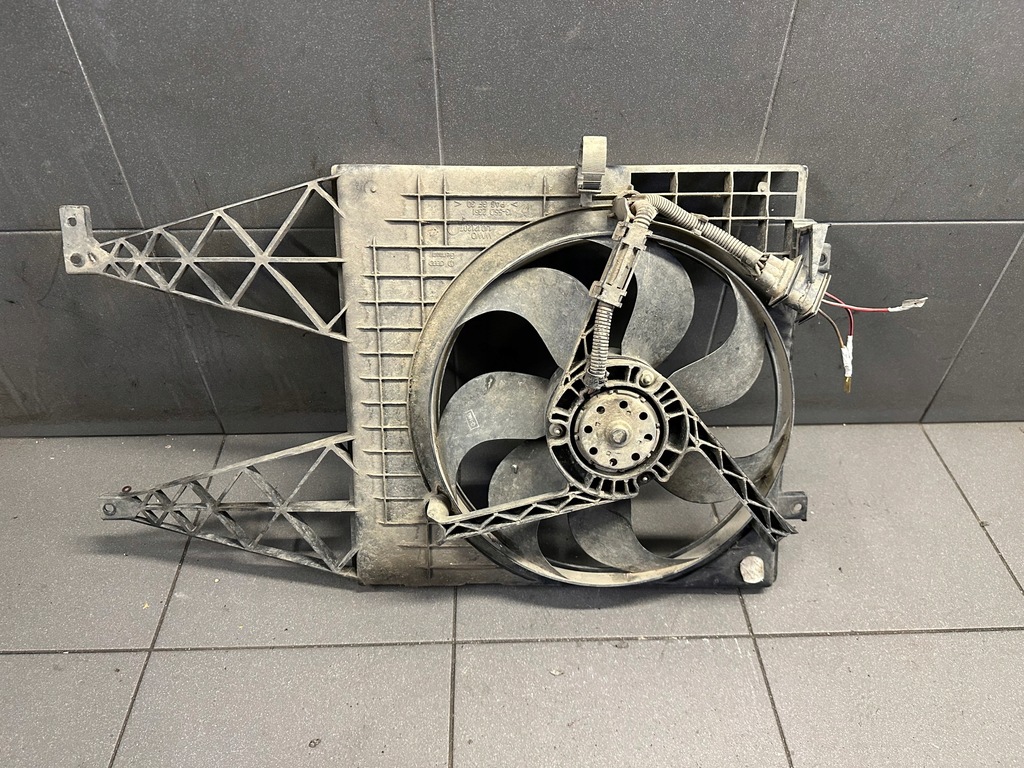 фото №8, Вентилятор радиатора корпус vw golf iv 1j0121207d