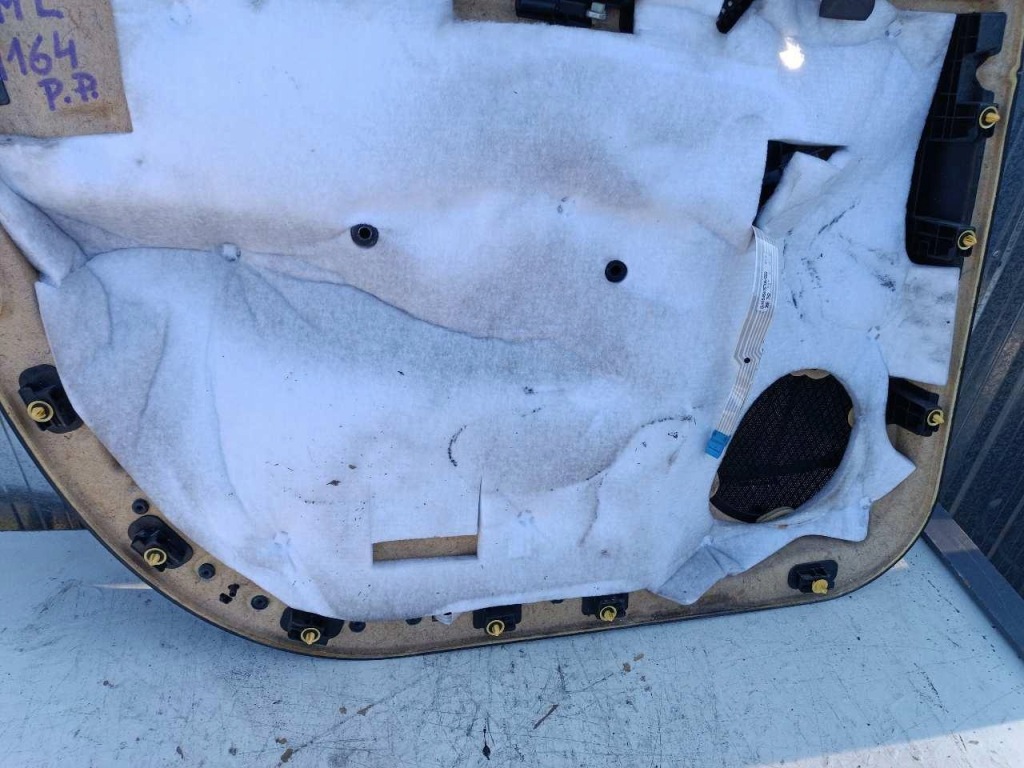 фото №12, Обивка дверь правый перед mercedes ml w164